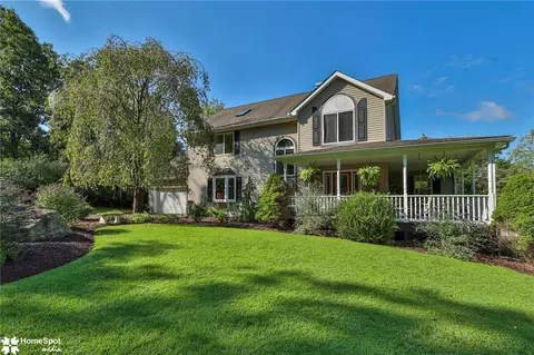 4010 Crest View Dr, Stroudsburg, PA 18360