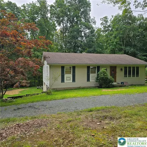 191 Hemlock Rd, Tannersville, PA 18372
