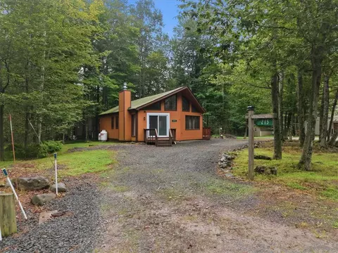 215 Paxinos Dr, Pocono Lake, PA 18347