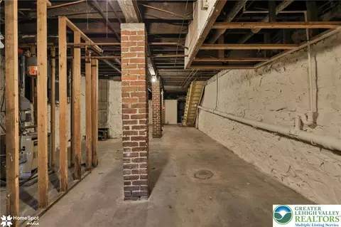 Entry Way - 512 E 4th St, Bethlehem, PA 18015 photo 13 of 14