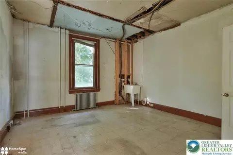 Bedroom - 512 E 4th St, Bethlehem, PA 18015 photo 4 of 16