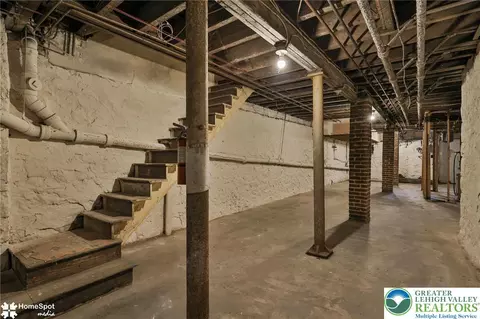 Entry Way - 512 E 4th St, Bethlehem, PA 18015 photo 11 of 14