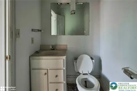 Bath - 512 E 4th St, Bethlehem, PA 18015 photo 1 of 1