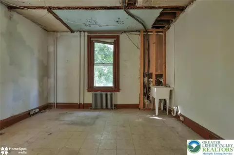Bedroom - 512 E 4th St, Bethlehem, PA 18015 photo 3 of 16