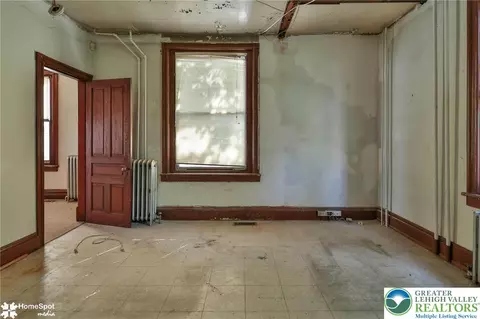 Living - 512 E 4th St, Bethlehem, PA 18015 photo 1 of 1