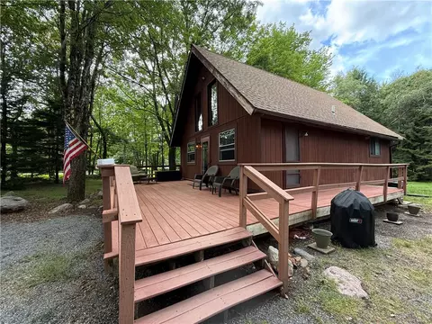 195 Lipo Way, Albrightsville, PA 18210