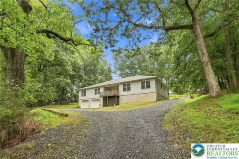 67 King St, East Stroudsburg, PA 18301