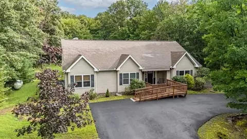 33 Bear Ln, Jim Thorpe, PA 18229