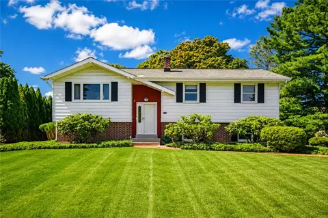 5106 Donna Dr, Coplay, PA 18037