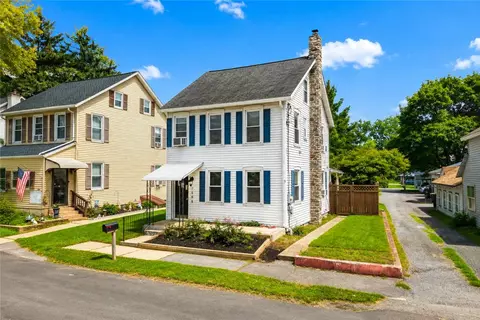 7588 Trexler Cir, Trexlertown, PA 18087