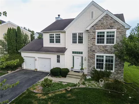1035 Jervin Dr, Allentown, PA 18104