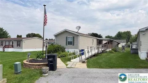 3130 Sherman Dr, Macungie, PA 18062