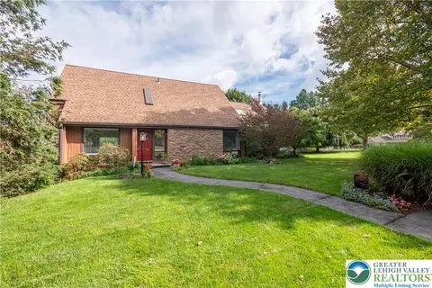7942 Woodsbluff Run, Fogelsville, PA 18051