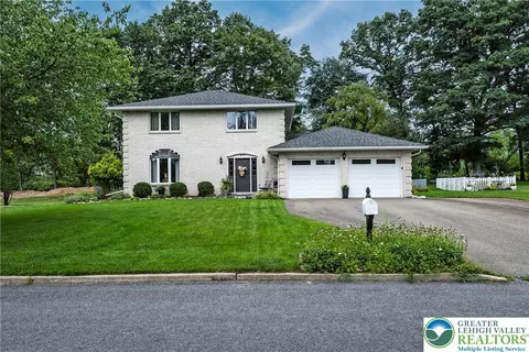 419 Crestmont St, Pen Argyl, PA 18072
