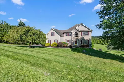 2617 Rising Sun Rd, Slatington, PA 18080