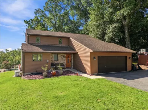 2154 Ranch Rd, Slatington, PA 18080