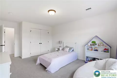 Bedroom - 1275 Keller Rd, Wind Gap, PA 18091 photo 2 of 7