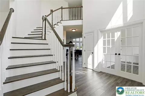 Entry Way - 1275 Keller Rd, Wind Gap, PA 18091 photo 3 of 7