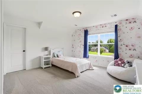Bedroom - 1275 Keller Rd, Wind Gap, PA 18091 photo 3 of 7