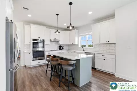 Kitchen - 1275 Keller Rd, Wind Gap, PA 18091 photo 4 of 4