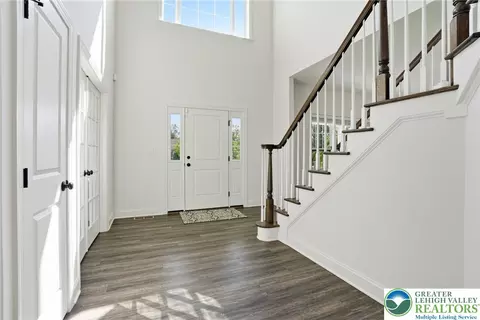 Entry Way - 1275 Keller Rd, Wind Gap, PA 18091 photo 2 of 7