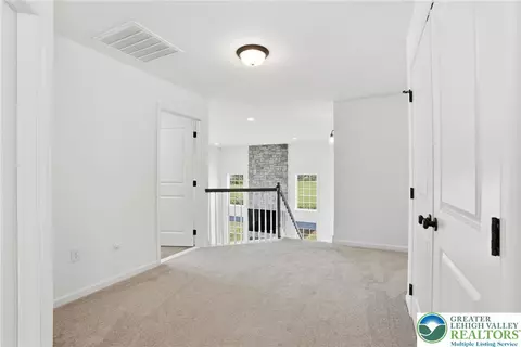 Entry Way - 1275 Keller Rd, Wind Gap, PA 18091 photo 6 of 7