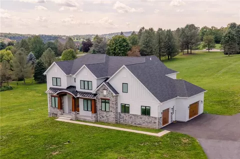4280 Wyndemere Cir, Schnecksville, PA 18078