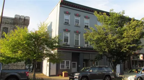 679 Northampton St, Easton, PA 18042