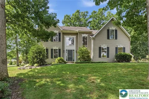 350 Oak Ridge Ln, Harleysville, PA 19438