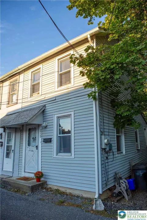 219 Milton St, Catasauqua, PA 18032
