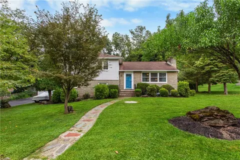 210 Jonathan Dr, Easton, PA 18045