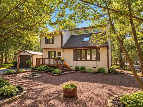1256 Winding Way, Coolbaugh Twp, PA 18466