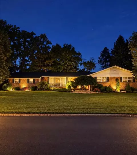 2826 Hillcrest Dr E, Coplay, PA 18037