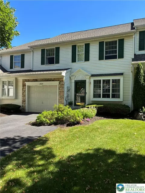 2804 Hope Ridge Dr, Easton, PA 18045
