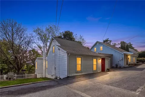 3252 S Quarry St, Hokendauqua, PA 18052
