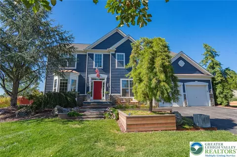 6667 Sunningham Ln, Macungie, PA 18062