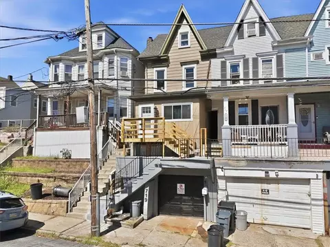 719 Bushkill St, Easton, PA 18042