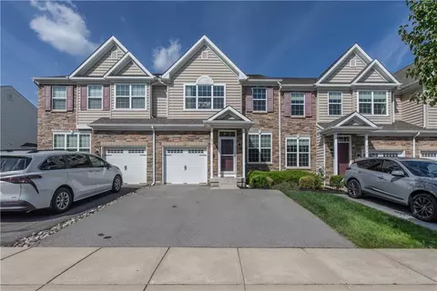 273 Redclover Ln, Allentown, PA 18104