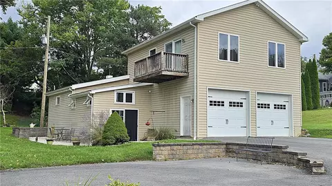 4116 3rd St, Egypt, PA 18052