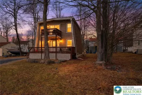 6250 Park Pl, Coolbaugh Twp, PA 18466