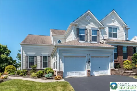 1824 Emerald Dr, Orefield, PA 18069