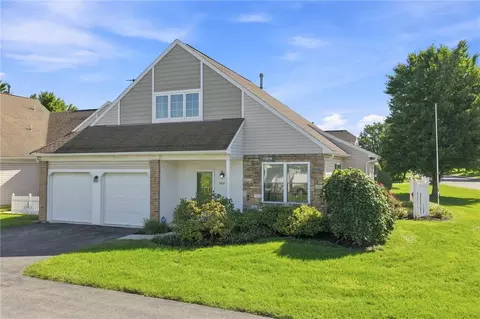 2512 Waynesborough Ct, Macungie, PA 18062