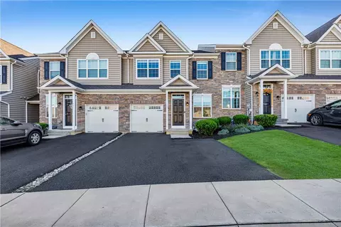 310 Redclover Ln, Allentown, PA 18104