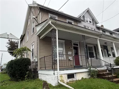 302 E Fairview St, Coopersburg, PA 18036