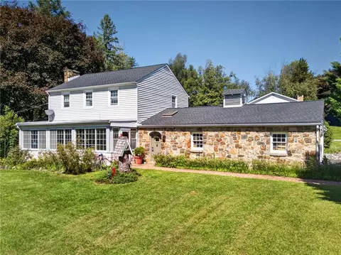 745 Gottwald Dr, Bethlehem, PA 18015