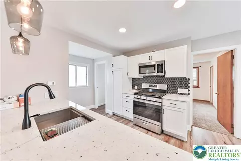 Kitchen - 446 Maple St, Bethlehem, PA 18018 photo 7 of 7