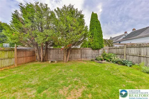 Exterior - 446 Maple St, Bethlehem, PA 18018 photo 9 of 17