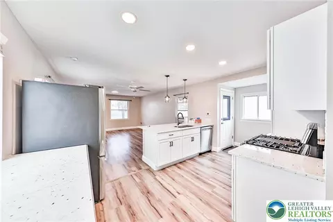 Kitchen - 446 Maple St, Bethlehem, PA 18018 photo 5 of 7