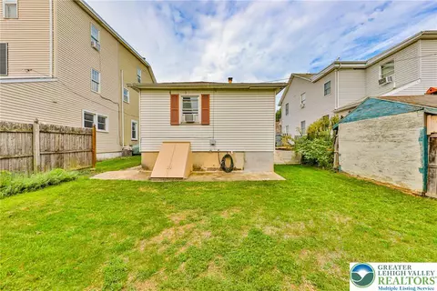 Exterior - 446 Maple St, Bethlehem, PA 18018 photo 13 of 17