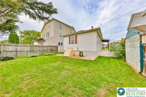 Exterior - 446 Maple St, Bethlehem, PA 18018 photo 12 of 17